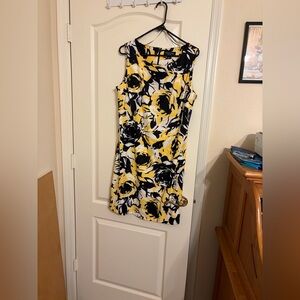 Chic Floral Mini Dress - Yellow and Black